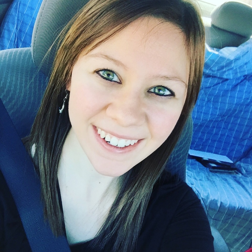 Meet your Posher, Nicole!